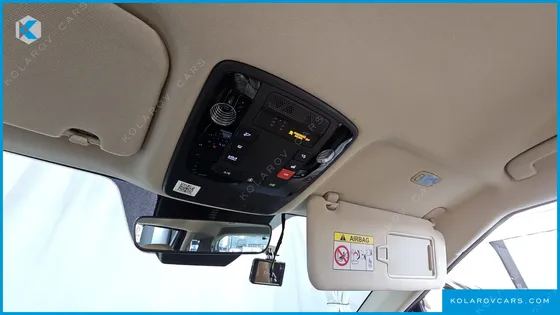KIA CARNIVAL GASOLINE 9-SEATER NOBLESSE