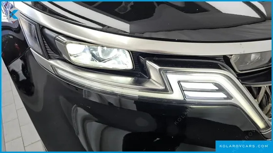 KIA CARNIVAL GASOLINE 9-SEATER NOBLESSE