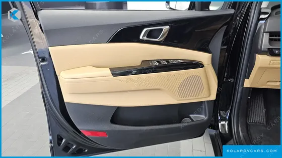 KIA CARNIVAL GASOLINE 9-SEATER NOBLESSE