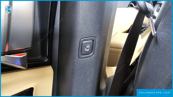 KIA CARNIVAL GASOLINE 9-SEATER NOBLESSE