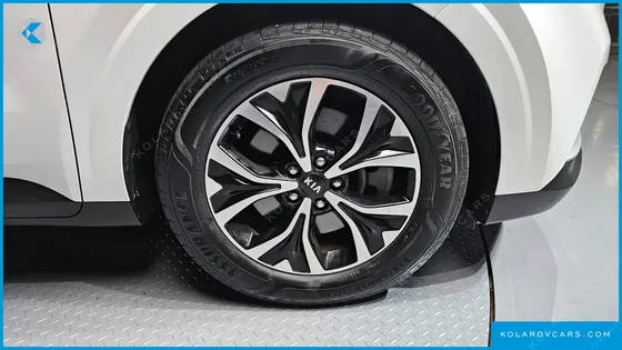 KIA CARNIVAL DIESEL 9-SEATER PRESTIGE