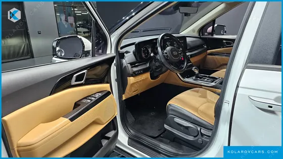 KIA CARNIVAL DIESEL 9-SEATER PRESTIGE