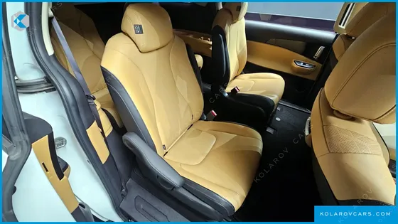 KIA CARNIVAL DIESEL 9-SEATER PRESTIGE