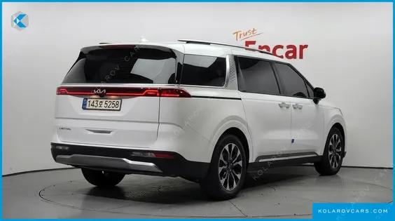 KIA CARNIVAL DIESEL 9-SEATER SIGNATURE