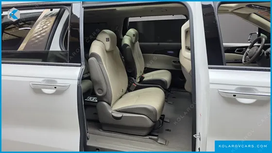 KIA CARNIVAL DIESEL 9-SEATER SIGNATURE