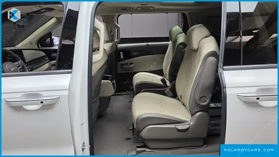 KIA CARNIVAL DIESEL 9-SEATER SIGNATURE