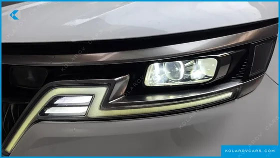 KIA CARNIVAL DIESEL 9-SEATER SIGNATURE