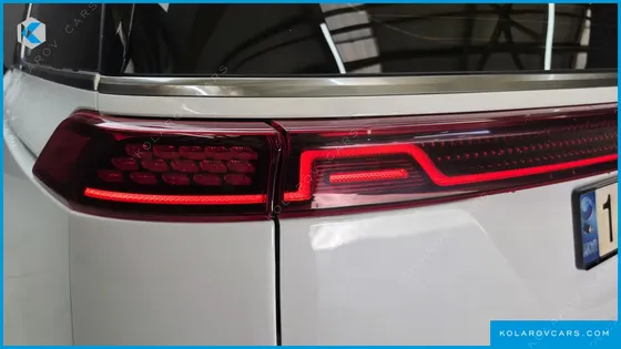 KIA CARNIVAL DIESEL 9-SEATER SIGNATURE