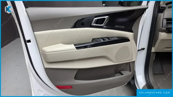 KIA CARNIVAL DIESEL 9-SEATER SIGNATURE