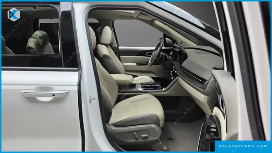 KIA CARNIVAL DIESEL 9-SEATER SIGNATURE