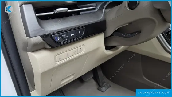 KIA CARNIVAL DIESEL 9-SEATER SIGNATURE