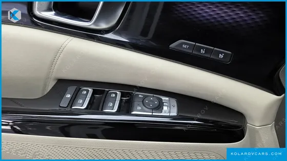 KIA CARNIVAL DIESEL 9-SEATER SIGNATURE
