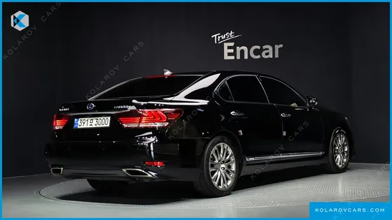 LEXUS LS 5-SEATS OTTOMAN