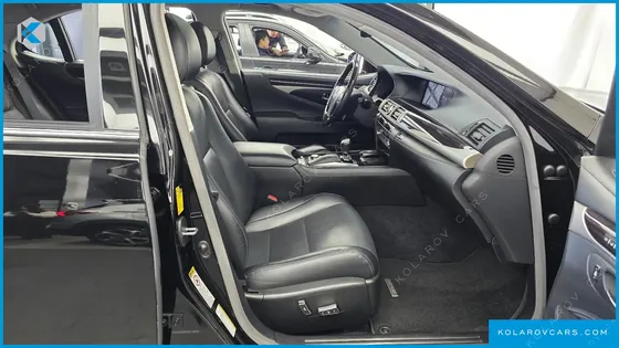 LEXUS LS 5-SEATS OTTOMAN