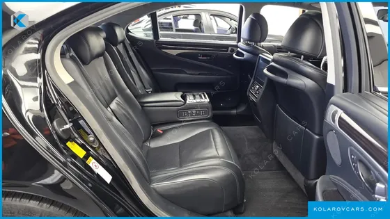 LEXUS LS 5-SEATS OTTOMAN