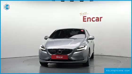VOLVO V40 D4