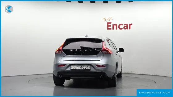 VOLVO V40 D4