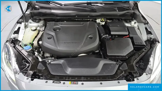 VOLVO V40 D4