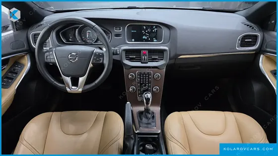 VOLVO V40 D4