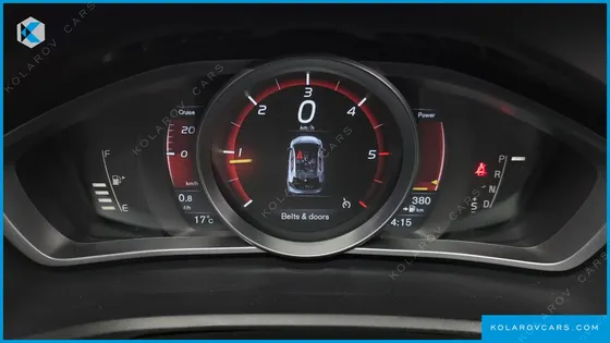VOLVO V40 D3