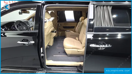 KIA CARNIVAL GASOLINE 9-SEATER HI-LIMOUSINE