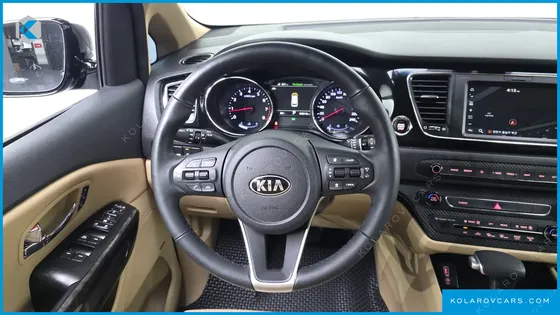 KIA CARNIVAL GASOLINE 9-SEATER HI-LIMOUSINE