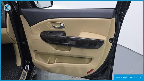 KIA CARNIVAL GASOLINE 9-SEATER HI-LIMOUSINE