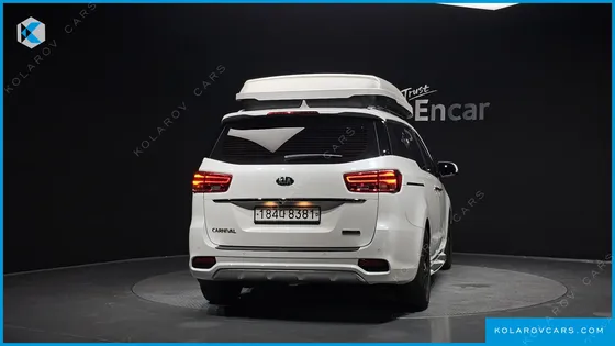 KIA CARNIVAL 9-SEATER OUTDOOR