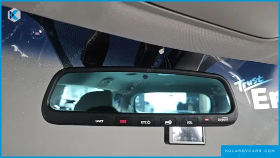 KIA CARNIVAL 9-SEATER OUTDOOR