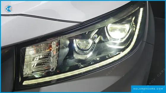 KIA CARNIVAL 9-SEATER OUTDOOR