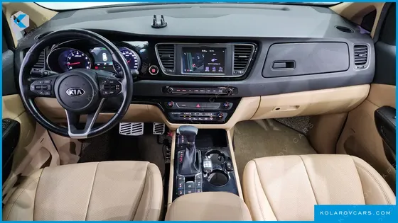KIA CARNIVAL GASOLINE 9-SEATER HI-LIMOUSINE
