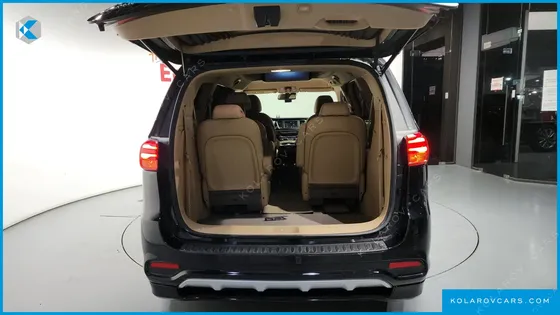 KIA CARNIVAL GASOLINE 9-SEATER HI-LIMOUSINE