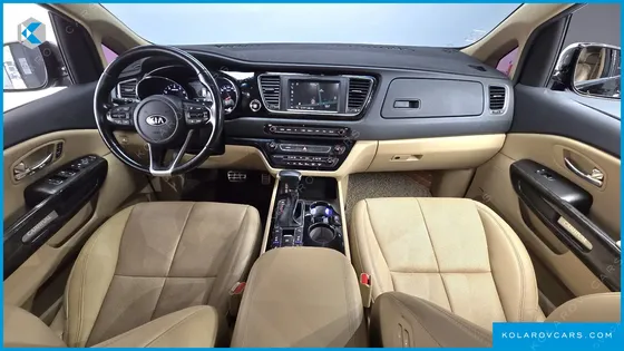 KIA CARNIVAL GASOLINE 7-SEATER HI-LIMOUSINE