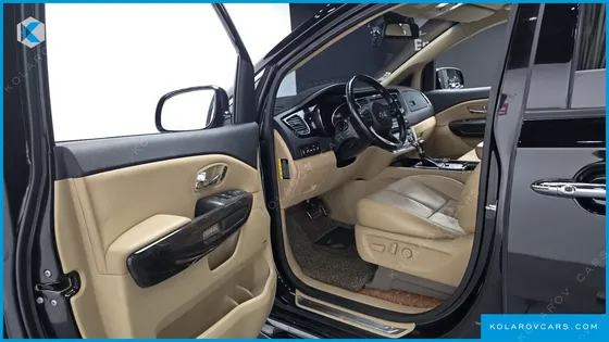 KIA CARNIVAL GASOLINE 7-SEATER HI-LIMOUSINE