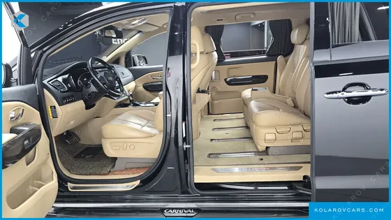 KIA CARNIVAL GASOLINE 7-SEATER HI-LIMOUSINE