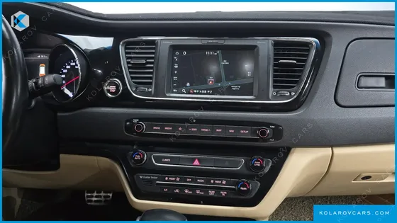 KIA CARNIVAL GASOLINE 7-SEATER HI-LIMOUSINE