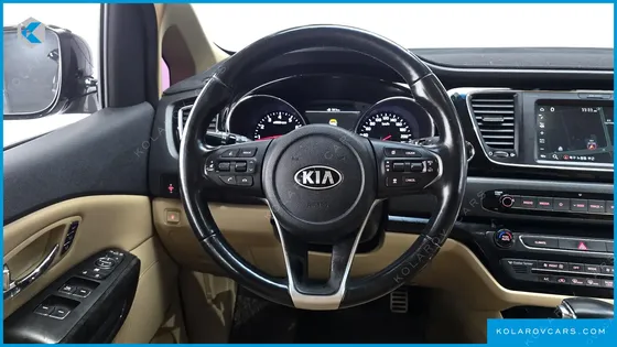 KIA CARNIVAL GASOLINE 7-SEATER HI-LIMOUSINE