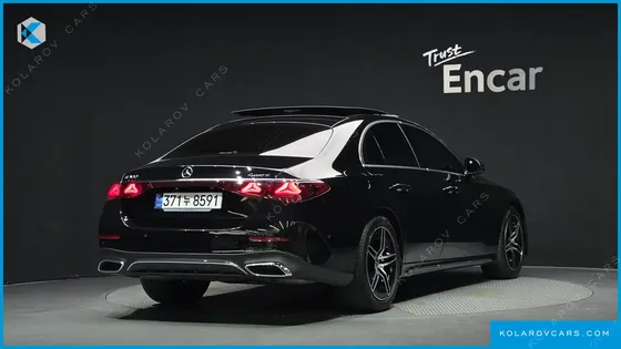 MERCEDES E-CLASS E300 4MATIC AMG LINE