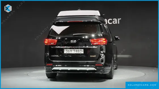 KIA CARNIVAL 7-SEATER HI-LIMOUSINE