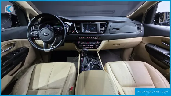 KIA CARNIVAL 7-SEATER HI-LIMOUSINE