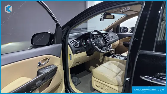 KIA CARNIVAL 7-SEATER HI-LIMOUSINE