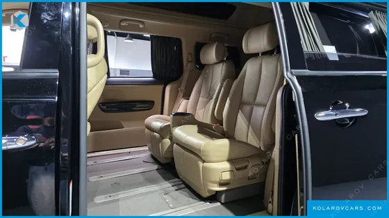 KIA CARNIVAL 7-SEATER HI-LIMOUSINE