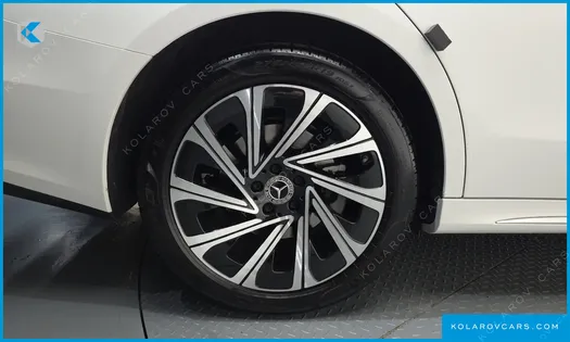 MERCEDES E-CLASS E300 4MATIC EXCLUSIVE