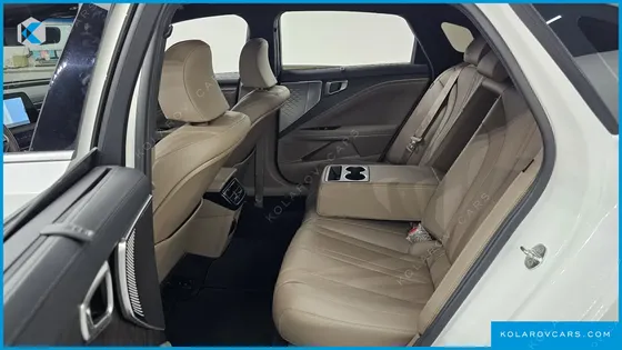 KIA K8 2.5 GASOLINE 2WD