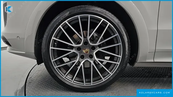 PORSCHE CAYENNE 3.0 COUPE PLATINUM EDITION