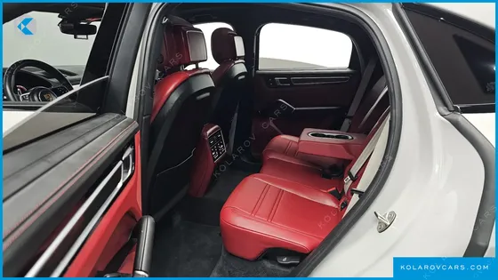PORSCHE CAYENNE 3.0 COUPE PLATINUM EDITION