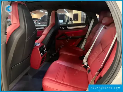 PORSCHE CAYENNE 3.0 COUPE PLATINUM EDITION