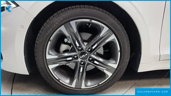 KIA K5 SIGNATURE