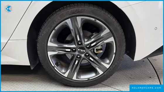 KIA K5 SIGNATURE