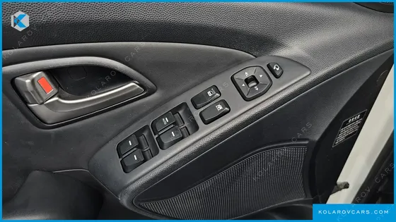 HYUNDAI TUCSON DIESEL 2WD LX20